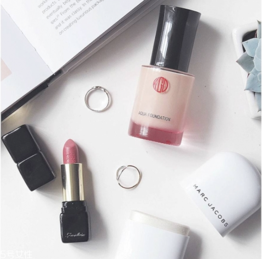 適合秋冬用的粉底液有哪些 秋冬粉底液推薦 適合秋冬用的粉底液有哪些 秋冬粉底液推薦