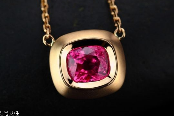 尖晶石有收藏價值嗎 皇室成員都愛它 尖晶石有收藏價值嗎 皇室成員都愛它