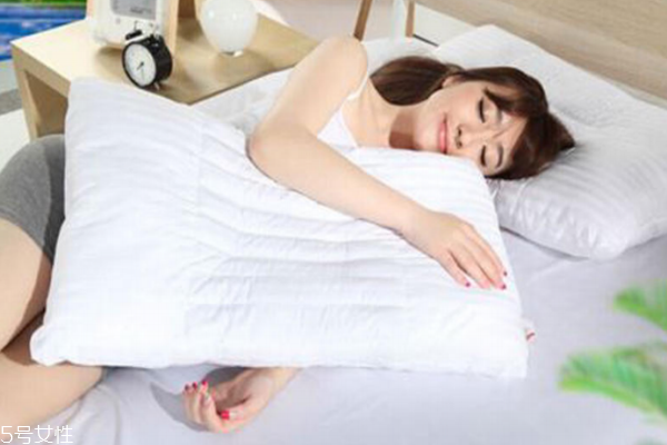 大姨媽來了失眠怎么辦 4件好物助你安睡 大姨媽來了失眠怎么辦 4件好物助你安睡