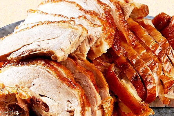 烤鴨為什么要吹氣 有以下作用 烤鴨為什么要吹氣 有以下作用