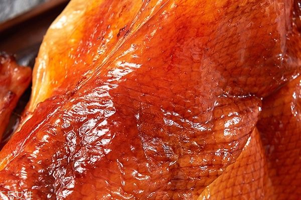 烤鴨為什么要吹氣 有以下作用 烤鴨為什么要吹氣 有以下作用