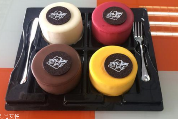 月餅?zāi)膫€(gè)牌子好吃 親測(cè)4款奇葩口味的月餅 月餅?zāi)膫€(gè)牌子好吃 親測(cè)4款奇葩口味的月餅