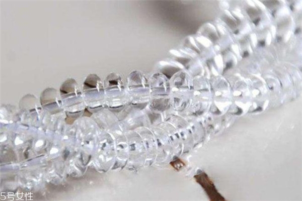 白水晶適合什么人帶 對(duì)這幾類人幫助多 白水晶適合什么人帶 對(duì)這幾類人幫助多