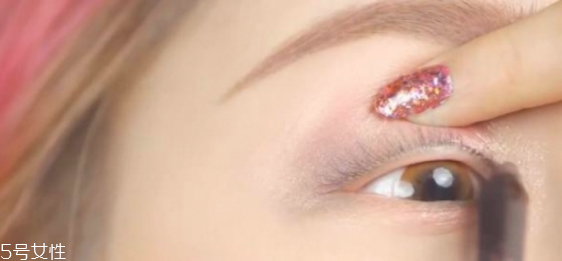 外雙眼皮怎么化妝好看 雙眼皮眼線畫法步驟 外雙眼皮怎么化妝好看 雙眼皮眼線畫法步驟