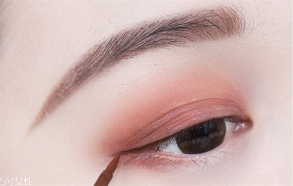 穿旗袍化什么妝 復古眼妝教程