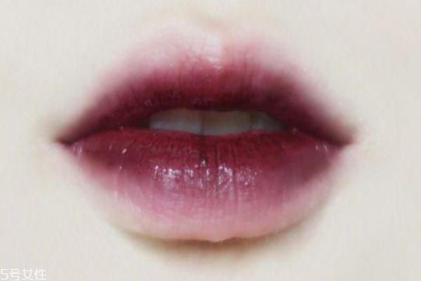 圓臉應(yīng)該怎么化妝 這樣化臉會(huì)小上一圈嗷 圓臉應(yīng)該怎么化妝 這樣化臉會(huì)小上一圈嗷