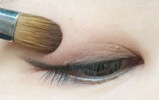 穿旗袍化什么妝 復古眼妝教程