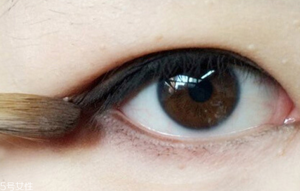 穿旗袍化什么妝 復古眼妝教程