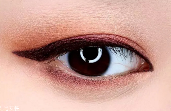 四色眼影盤怎么用 四色眼影畫法步驟 四色眼影盤怎么用 四色眼影畫法步驟