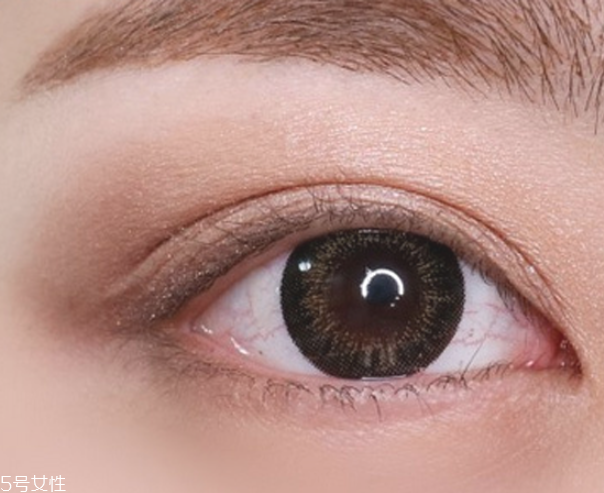 四色眼影盤怎么用 四色眼影畫法步驟 四色眼影盤怎么用 四色眼影畫法步驟