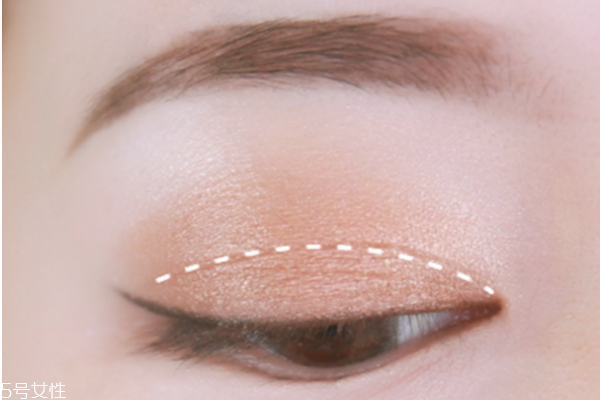 漸層眼影的畫(huà)法 漸層眼影畫(huà)法步驟圖