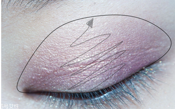 漸層眼影的畫(huà)法 漸層眼影畫(huà)法步驟圖