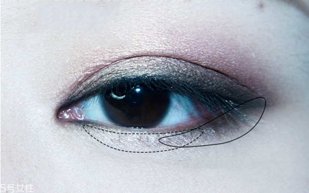 漸層眼影的畫(huà)法 漸層眼影畫(huà)法步驟圖