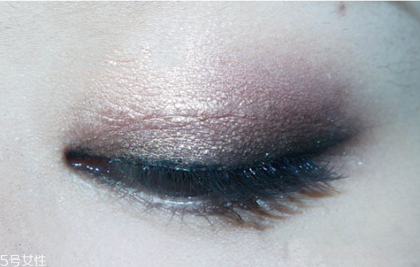 漸層眼影的畫(huà)法 漸層眼影畫(huà)法步驟圖