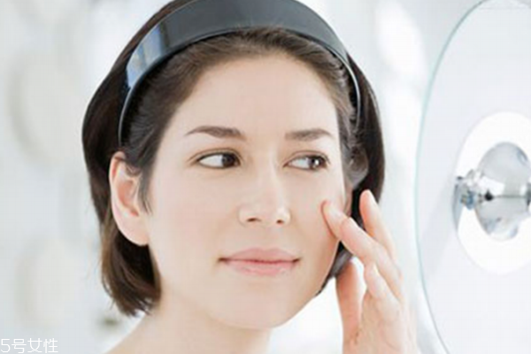 秋天敏感肌膚怎么調(diào)理 拒絕酒精成分 秋天敏感肌膚怎么調(diào)理 拒絕酒精成分