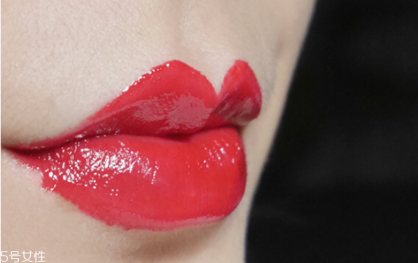 mac ladybug和迪奧999哪個好 mac ladybug試色 mac ladybug和迪奧999哪個好 mac ladybug試色