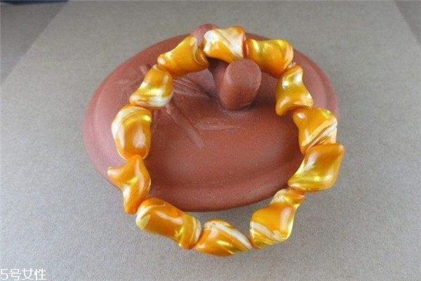 金絲硨磲的功效與作用 對身心皆有好處 金絲硨磲的功效與作用 對身心皆有好處