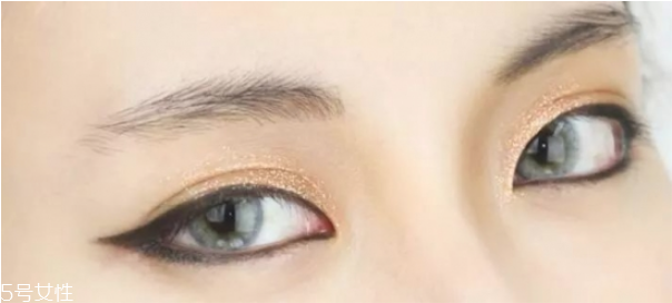 韓式眼線的畫(huà)法步驟圖 韓式半包眼線畫(huà)法