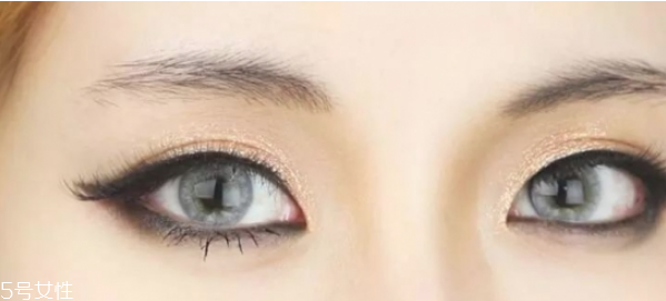 韓式眼線的畫(huà)法步驟圖 韓式半包眼線畫(huà)法