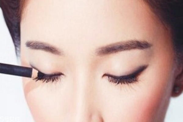 內(nèi)雙眼線怎么畫(huà)漂亮 內(nèi)雙眼線的畫(huà)法 內(nèi)雙眼線怎么畫(huà)漂亮 內(nèi)雙眼線的畫(huà)法