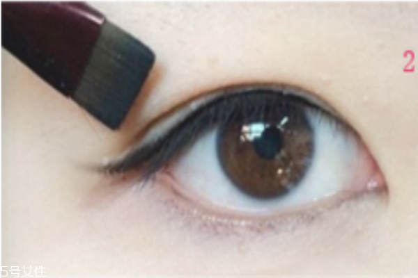 內(nèi)雙眼線怎么畫(huà)漂亮 內(nèi)雙眼線的畫(huà)法 內(nèi)雙眼線怎么畫(huà)漂亮 內(nèi)雙眼線的畫(huà)法