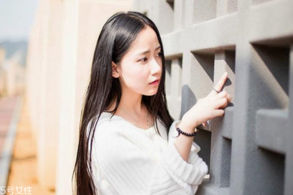 怎樣給自己挑選護膚品 光滑水潤有絕招 怎樣給自己挑選護膚品 光滑水潤有絕招