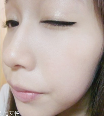 怎么快速學(xué)會(huì)化妝 最簡(jiǎn)單眼妝畫法教程 怎么快速學(xué)會(huì)化妝 最簡(jiǎn)單眼妝畫法教程