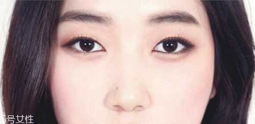 怎么快速學(xué)會(huì)化妝 最簡(jiǎn)單眼妝畫法教程 怎么快速學(xué)會(huì)化妝 最簡(jiǎn)單眼妝畫法教程