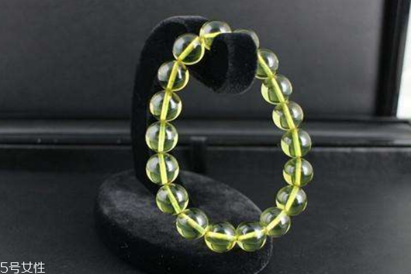 綠珀的功效與作用 對身體好處很多 綠珀的功效與作用 對身體好處很多