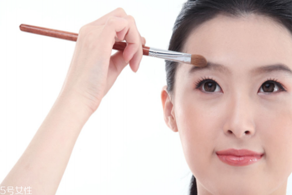畫眉用眉筆好還是眉粉好 畫眉用眉粉還是眉筆 畫眉用眉筆好還是眉粉好 畫眉用眉粉還是眉筆
