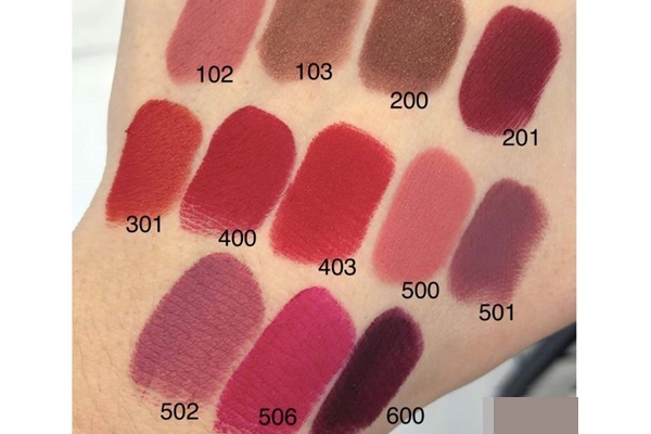 阿瑪尼啞光唇膏試色 奶茶色請鎖定這三支 阿瑪尼啞光唇膏試色 奶茶色請鎖定這三支