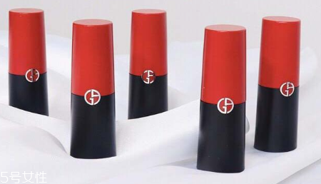 阿瑪尼啞光唇膏試色 奶茶色請鎖定這三支 阿瑪尼啞光唇膏試色 奶茶色請鎖定這三支