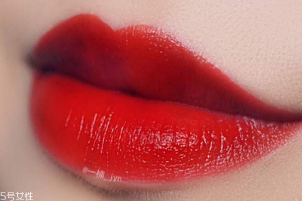 阿瑪尼紅管402和黑管402區(qū)別 阿瑪尼紅管402專柜價 阿瑪尼紅管402和黑管402區(qū)別 阿瑪尼紅管402專柜價