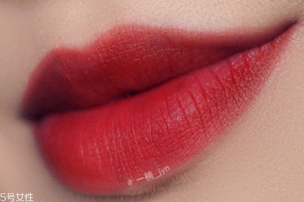 阿瑪尼紅管402和黑管402區(qū)別 阿瑪尼紅管402專柜價 阿瑪尼紅管402和黑管402區(qū)別 阿瑪尼紅管402專柜價