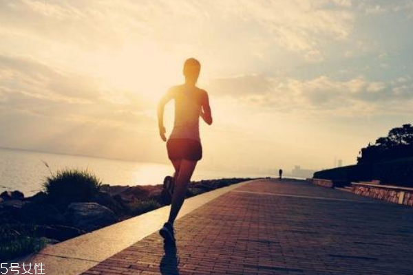 跑步胸口痛的常見(jiàn)原因有六