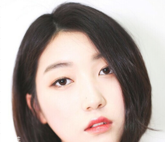 怎么快速學(xué)會(huì)化妝 最簡(jiǎn)單眼妝畫法教程 怎么快速學(xué)會(huì)化妝 最簡(jiǎn)單眼妝畫法教程