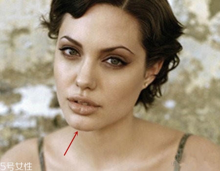 最簡(jiǎn)單的通勤妝畫法 通勤女王非你莫屬