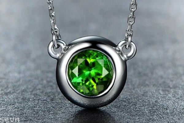 綠水晶的功效與作用 功能非常強(qiáng)大 綠水晶的功效與作用 功能非常強(qiáng)大