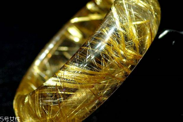 金鈦晶的功效與作用 招財辟邪好處多