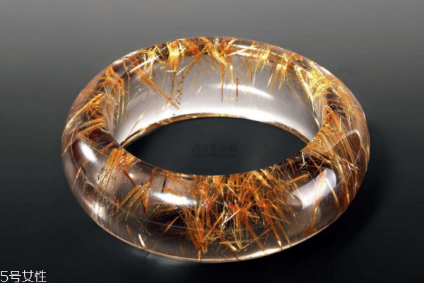 金鈦晶的功效與作用 招財辟邪好處多