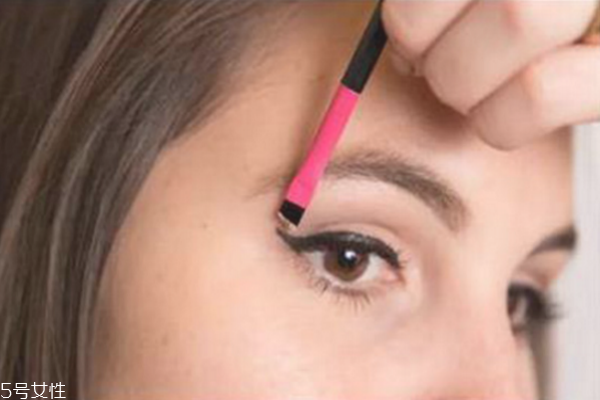 遮瑕膏可以遮住紋身嗎 掌握正確使用步驟 遮瑕膏可以遮住紋身嗎 掌握正確使用步驟