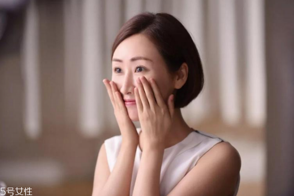 18歲可以用安瓶嗎 如何根據(jù)肌膚年齡選安瓶 18歲可以用安瓶嗎 如何根據(jù)肌膚年齡選安瓶