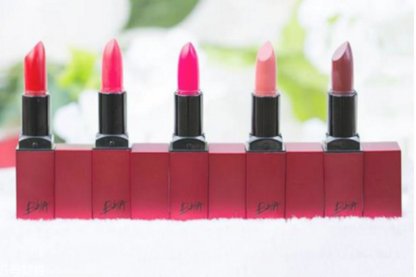 啞光口紅是不是很干 口紅啞光和滋潤的區(qū)別 啞光口紅是不是很干 口紅啞光和滋潤的區(qū)別