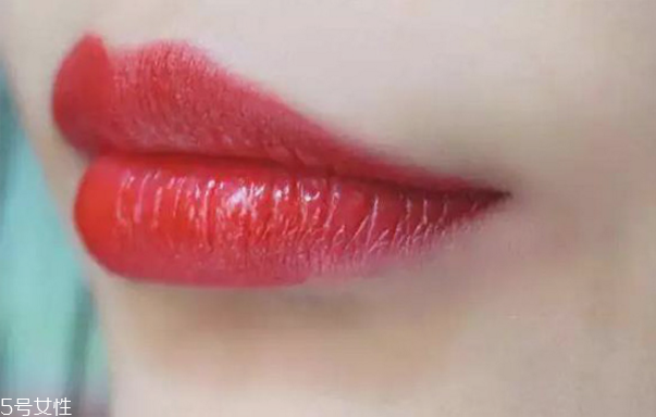啞光口紅是不是很干 口紅啞光和滋潤的區(qū)別 啞光口紅是不是很干 口紅啞光和滋潤的區(qū)別