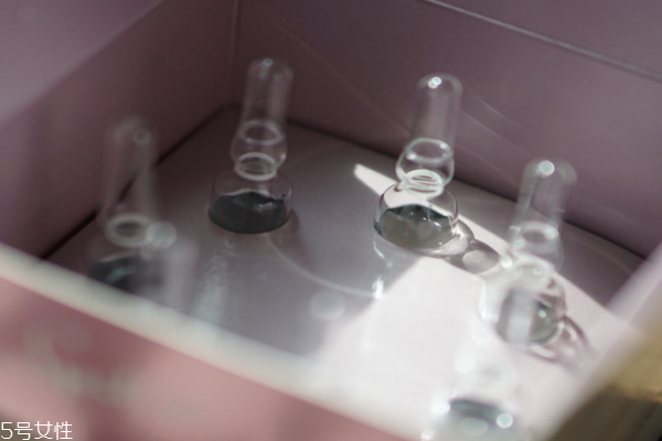 干性皮膚用什么安瓶 能瞬間喜提飽滿(mǎn)水潤(rùn)肌的