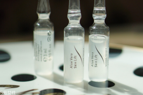 安瓶是否適合油性皮膚 可以選擇質地清爽些的 安瓶是否適合油性皮膚 可以選擇質地清爽些的