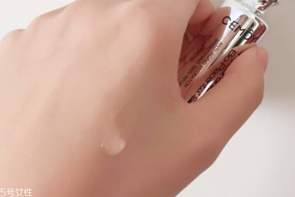 安瓶是否適合油性皮膚 可以選擇質地清爽些的 安瓶是否適合油性皮膚 可以選擇質地清爽些的