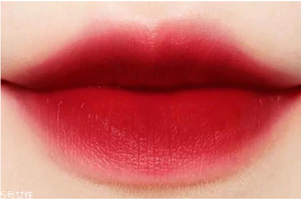 口紅啞光是什么意思 口紅啞光和珠光的區(qū)別 口紅啞光是什么意思 口紅啞光和珠光的區(qū)別