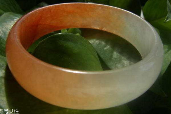 新疆金絲玉值錢嗎 有很高的價值 新疆金絲玉值錢嗎 有很高的價值