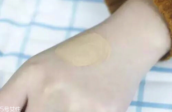 卸妝油要用卸妝棉嗎 卸妝油要怎么卸妝 卸妝油要用卸妝棉嗎 卸妝油要怎么卸妝